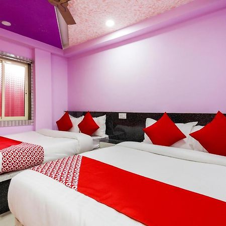 Oyo 45752 Hotel Sb Palace Godarpura Exterior foto